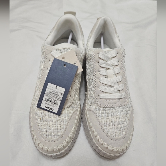 NWT! Universal Thread Stylish White& Cream Tweed Women's Sneakers! - Picture 1 of 5